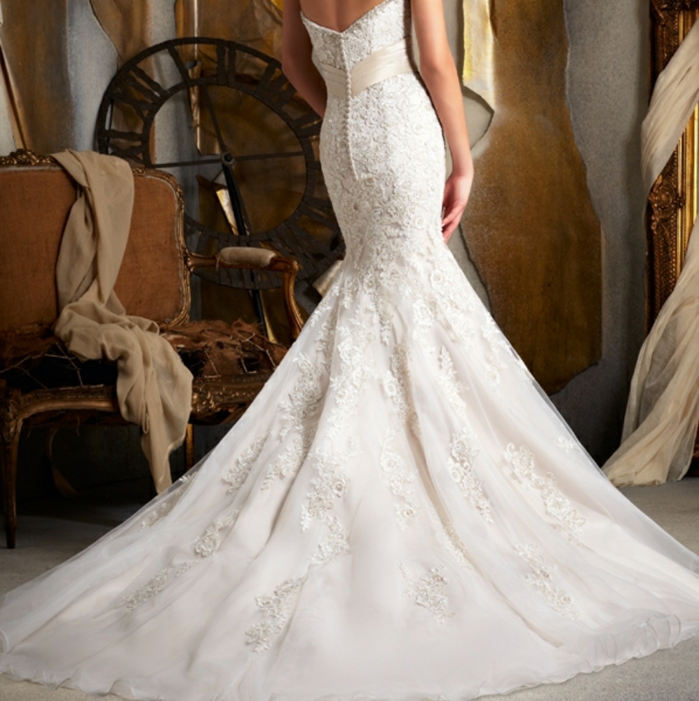 Beautiful Mori Lee Wedding Gown style #1903 - Picture 5 of 7